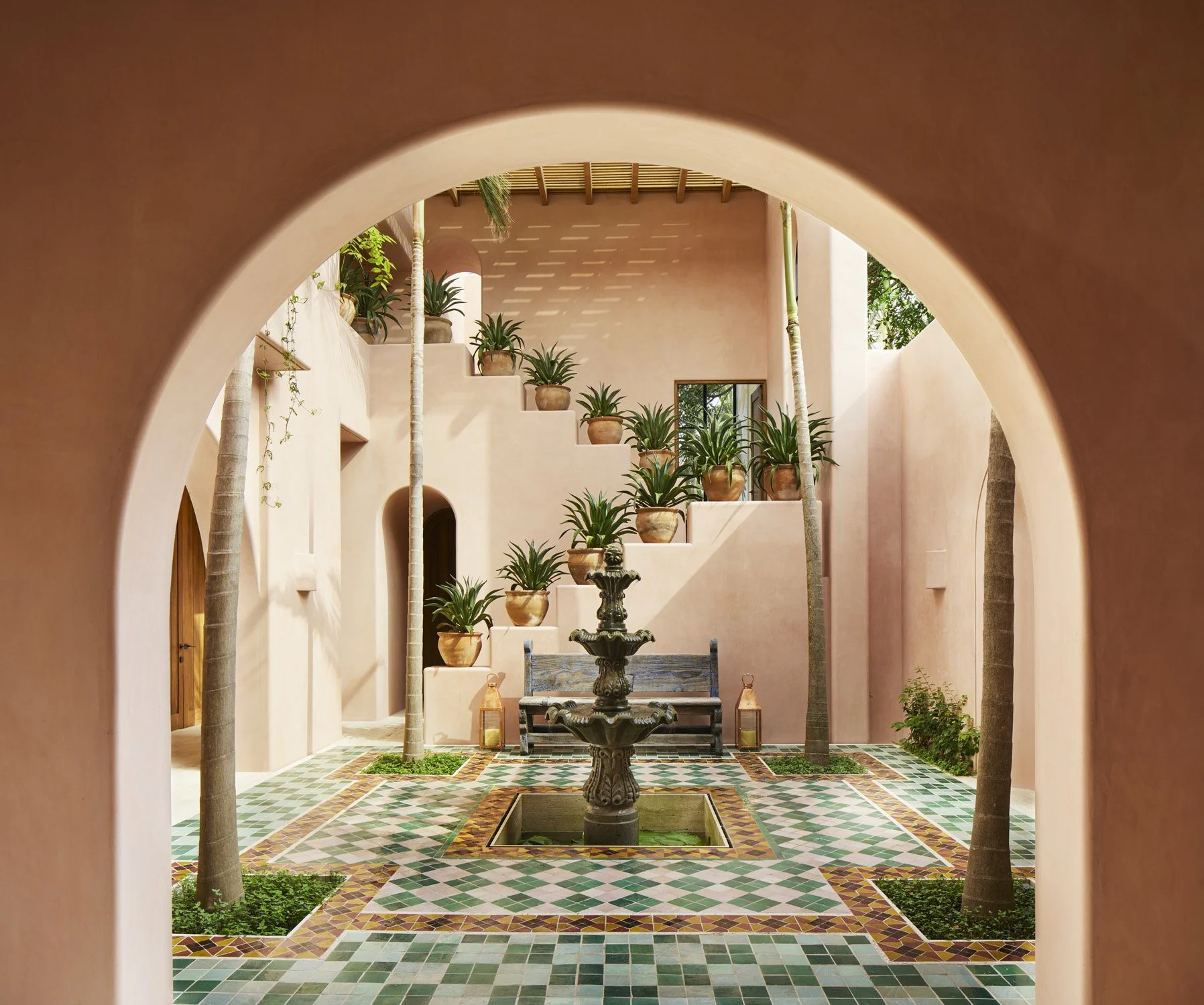 SummerThorntonDesign-ShotByAnnieSchlechter-CasaRosada-FrontPatio-3.jpg