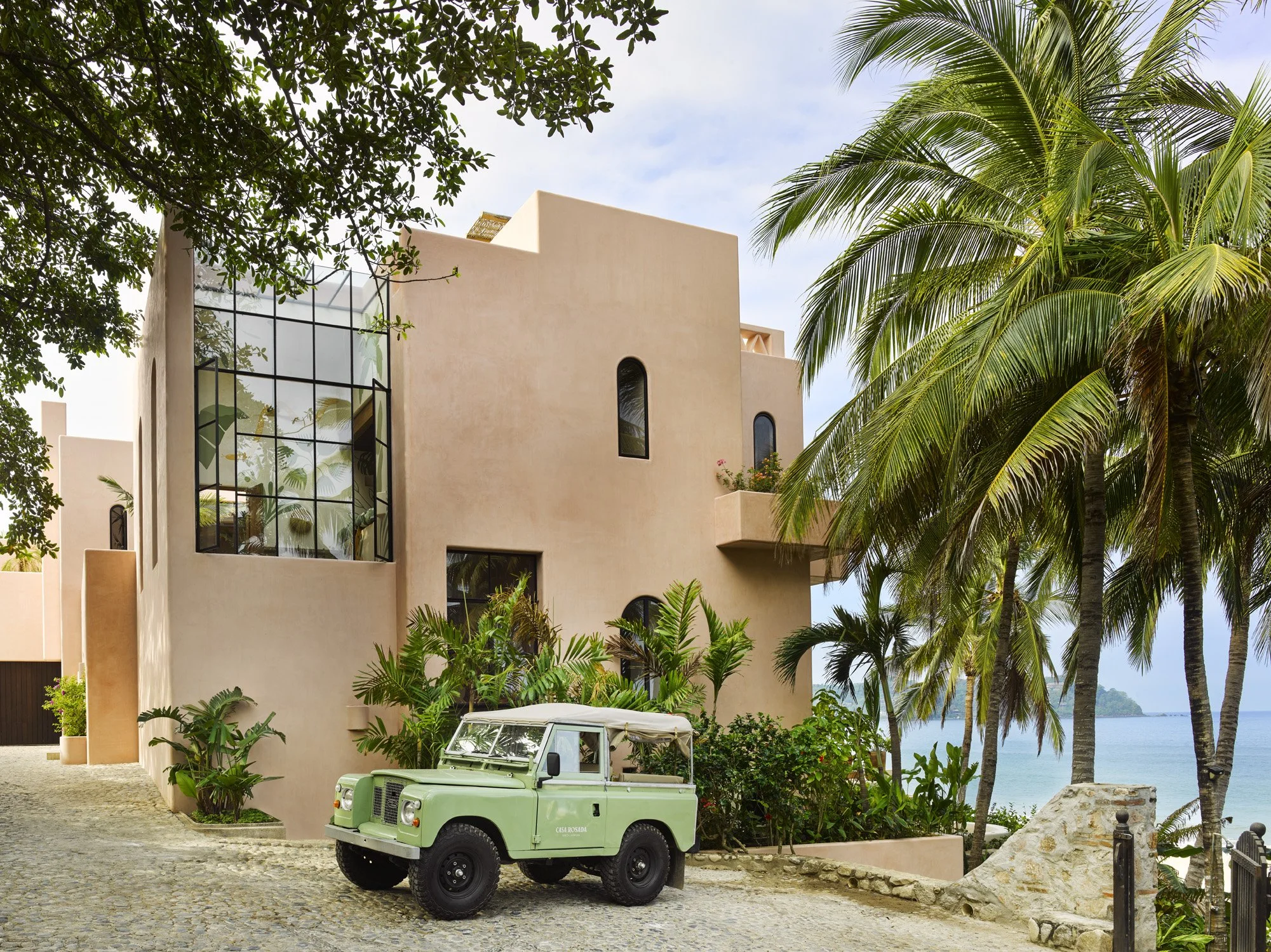 SummerThorntonDesign-ShotByAnnieSchlechter-CasaRosada-Exterior-2.jpg