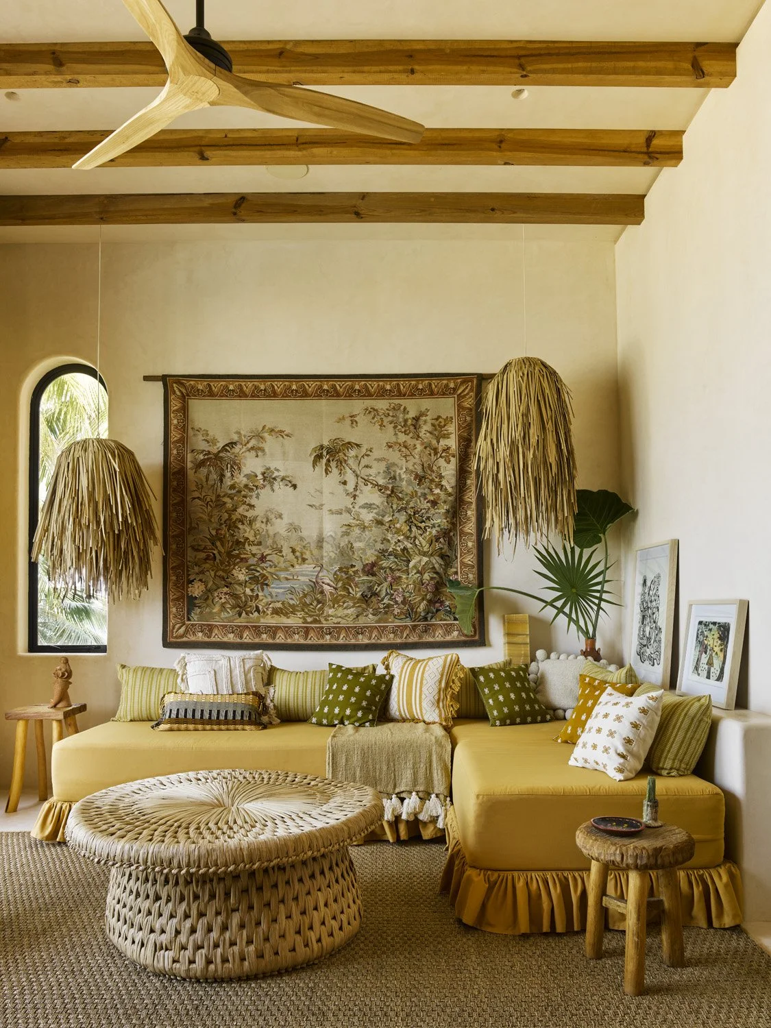 SummerThorntonDesign-ShotByAnnieSchlechter-CasaRosada-FamilyRoom-1.jpg
