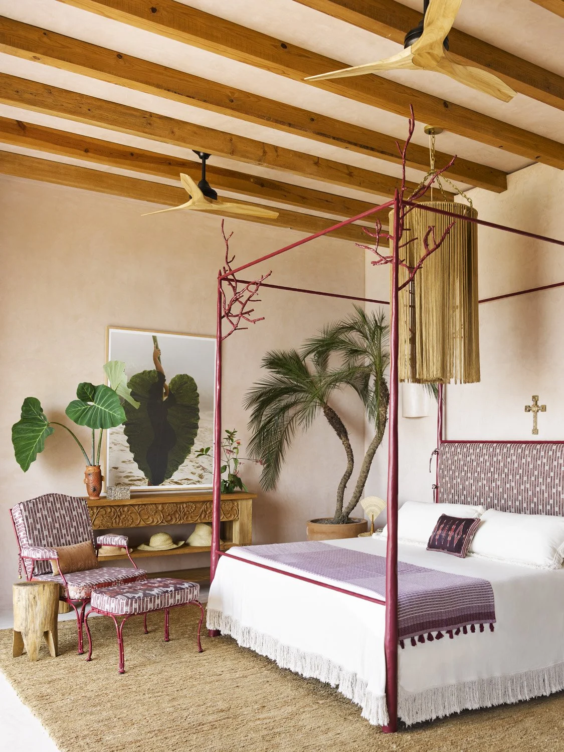 SummerThorntonDesign-ShotByAnnieSchlechter-CasaRosada-PrimaryBed-2.jpg