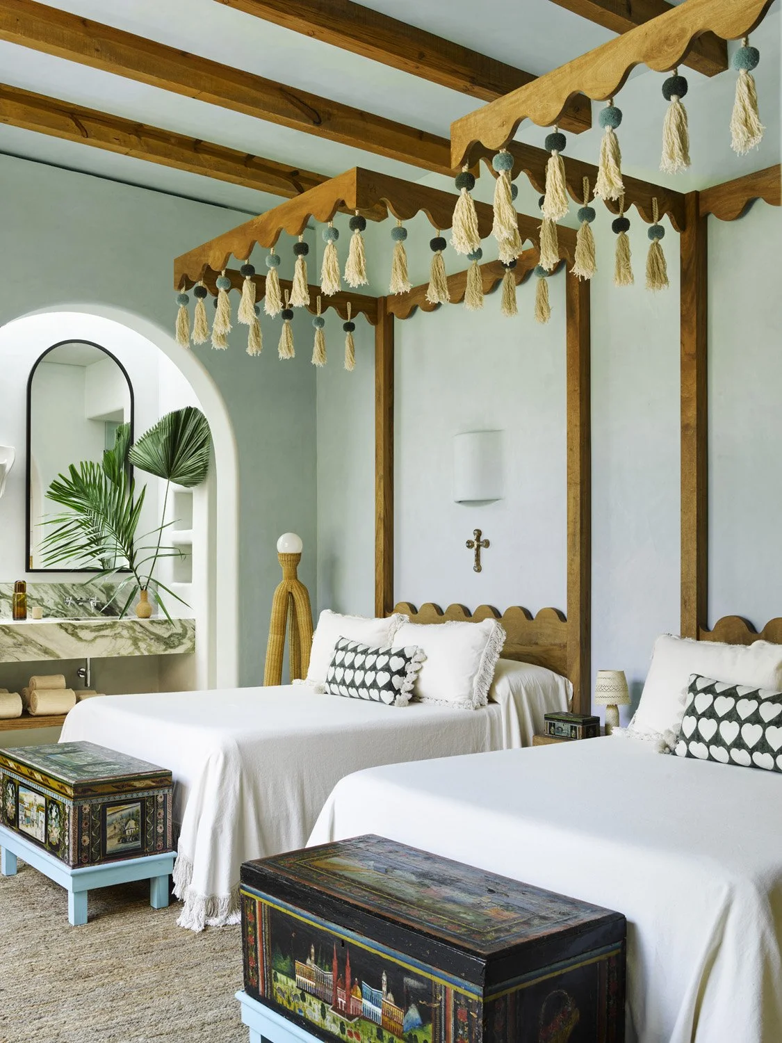 SummerThorntonDesign-ShotByAnnieSchlechter-CasaRosada-Bedroom3-2.jpg