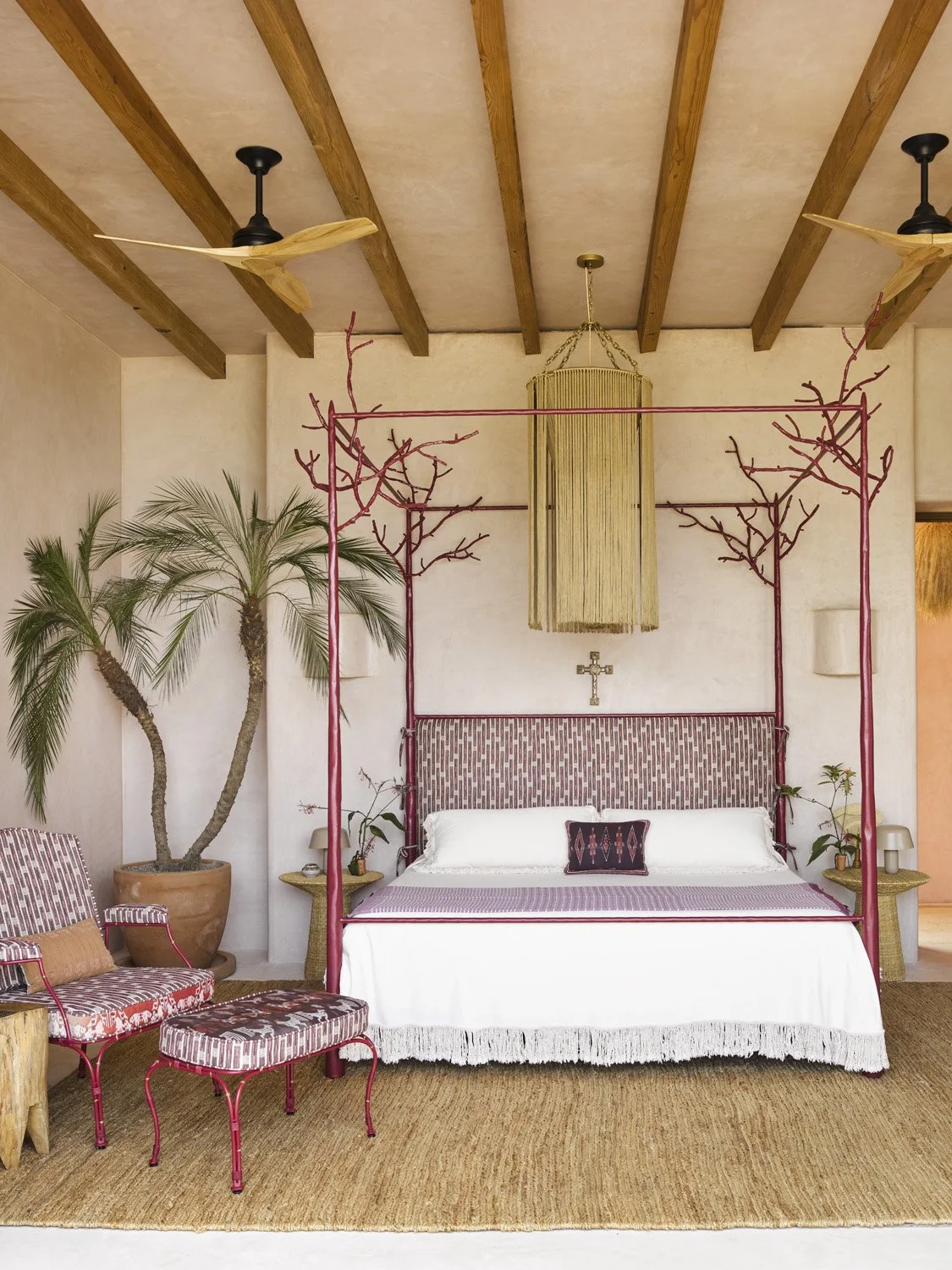 SummerThorntonDesign-ShotByAnnieSchlechter-CasaRosada-PrimaryBed-1.jpg