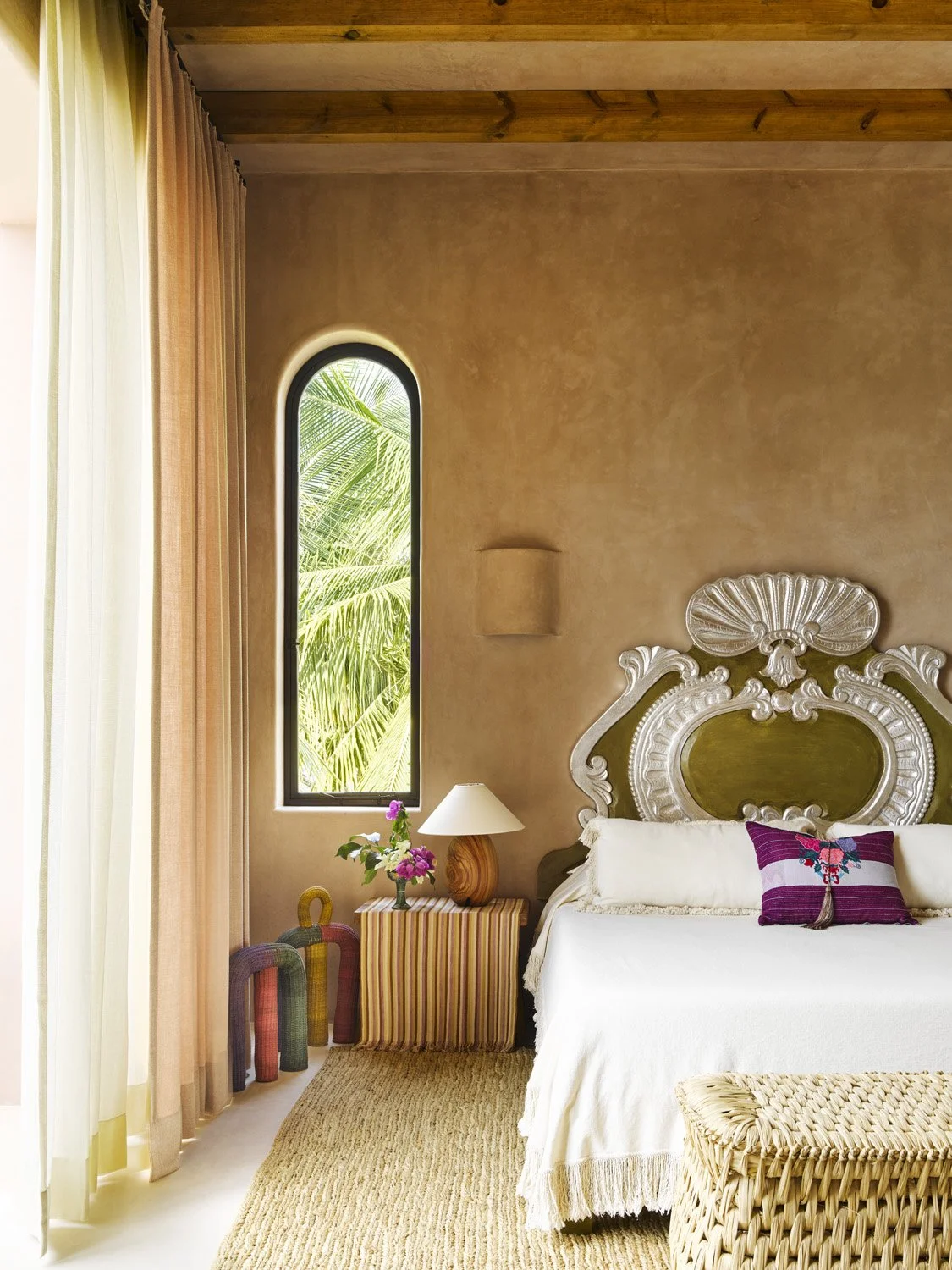 SummerThorntonDesign-ShotByAnnieSchlechter-CasaRosada-Bedroom2-1.jpg