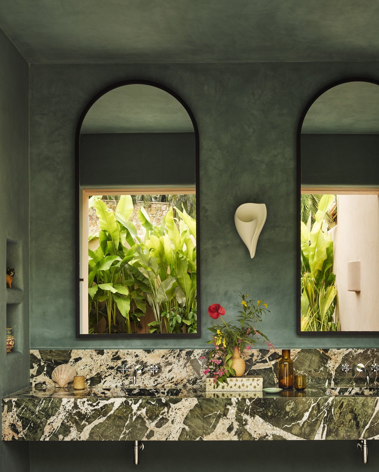 SummerThorntonDesign-ShotByAnnieSchlechter-CasaRosada-Bath4-1.jpg