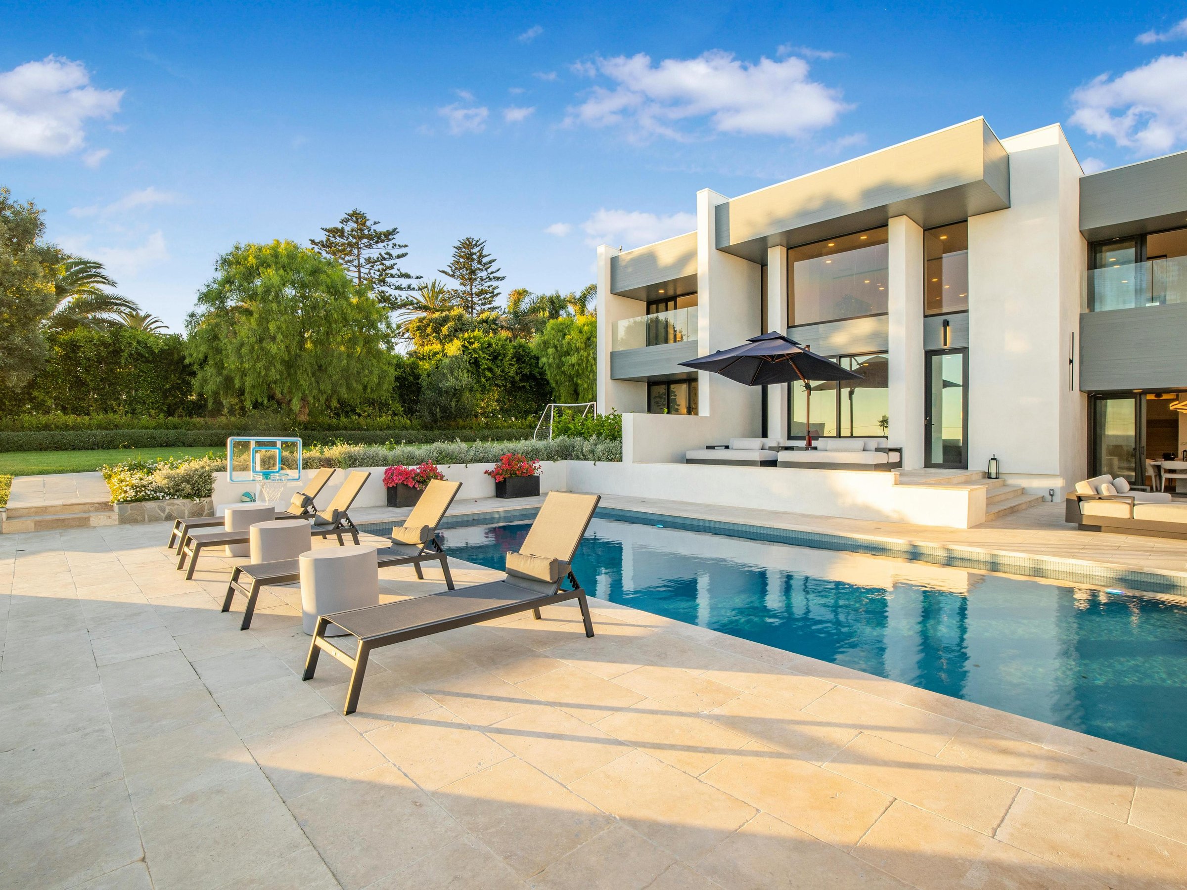 Where to Stay with Your Family in LA: Top Family-Friendly Stays
