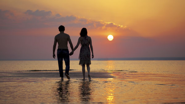 Pacific Ocean Views And Romance Can Be Yours!