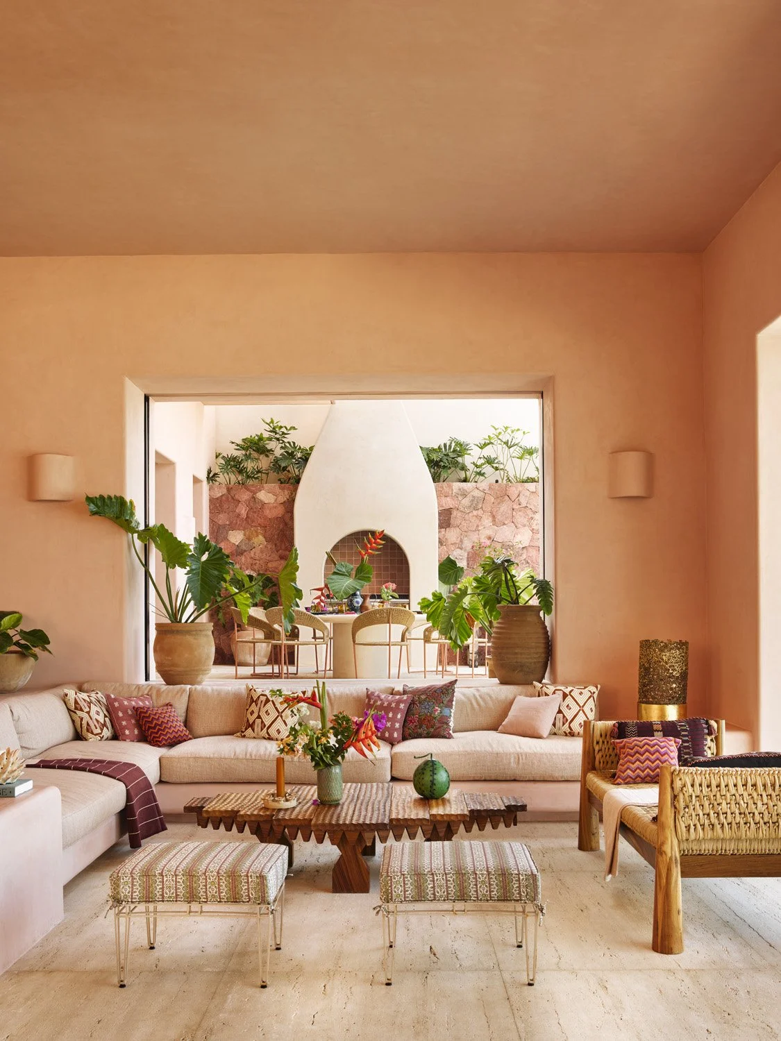 SummerThorntonDesign-ShotByAnnieSchlechter-CasaRosada-LivingRoom-1.jpg