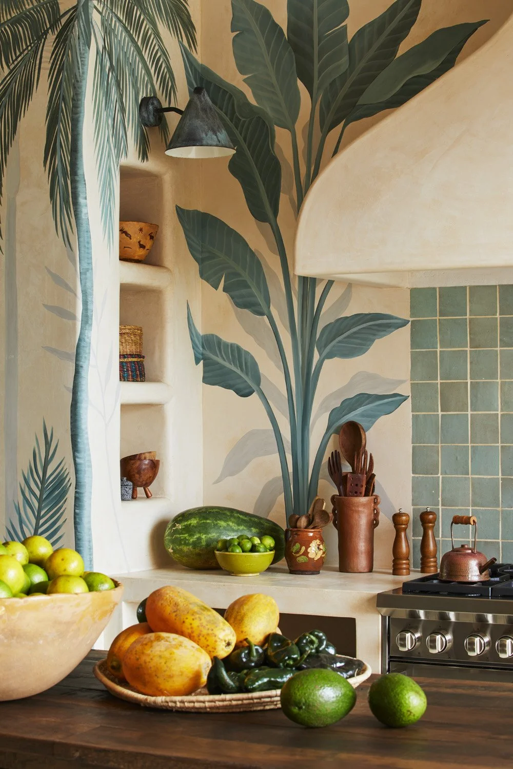 SummerThorntonDesign-ShotByAnnieSchlechter-CasaRosada-Kitchen-3.jpg